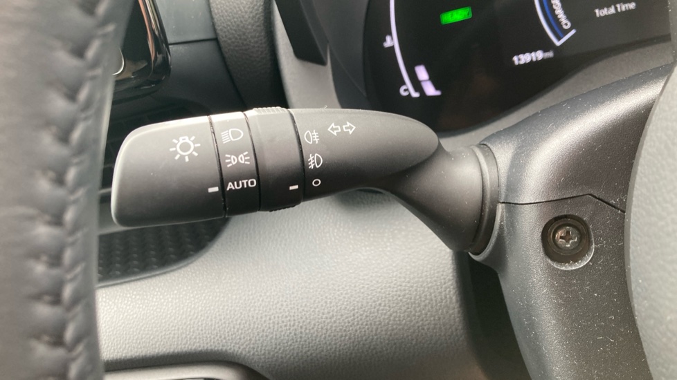Toyota Yaris 1.5 Hybrid Design 5dr CVT Hybrid Hatchback - Image 33
