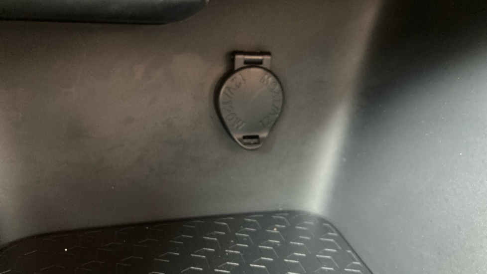 Toyota Yaris 1.5 Hybrid Design 5dr CVT Hybrid Hatchback - Image 37
