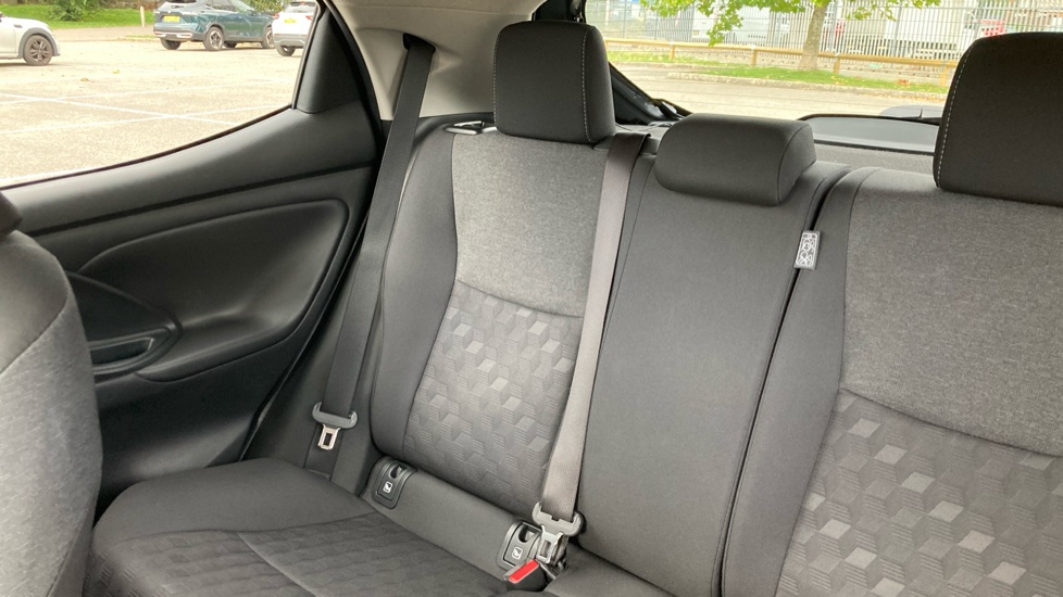 Toyota Yaris 1.5 Hybrid Design 5dr CVT Hybrid Hatchback - Image 42