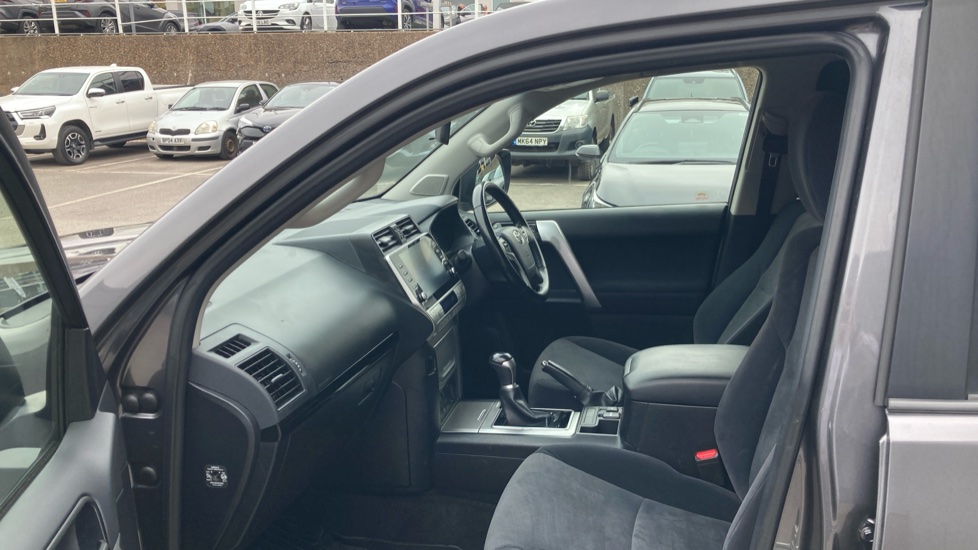 Toyota Land Cruiser Lwb Diesel 2.8D 204 Active Commercial Auto - Image 5