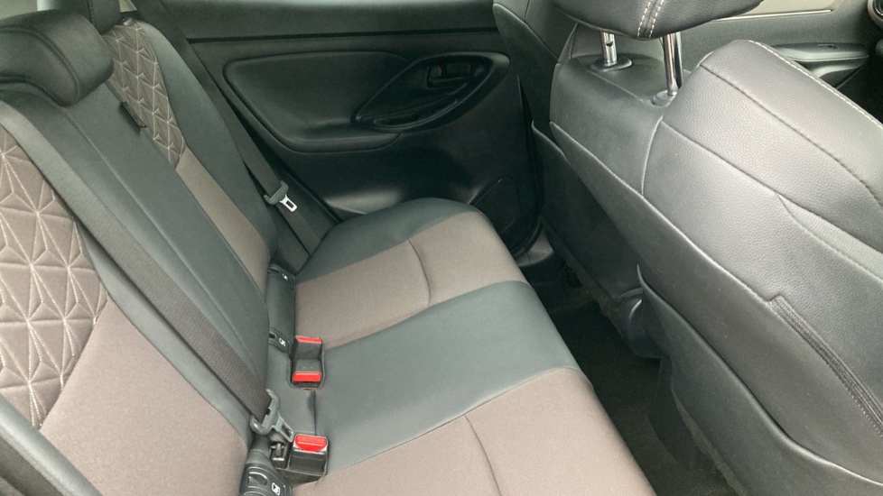 Toyota Yaris Cross 1.5 Hybrid Excel 5dr CVT Hybrid Estate - Image 8