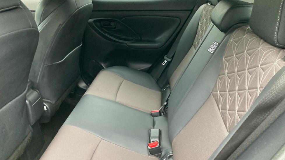 Toyota Yaris Cross 1.5 Hybrid Excel 5dr CVT Hybrid Estate - Image 15