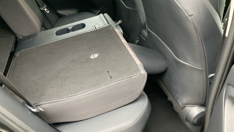 Toyota Yaris Cross 1.5 Hybrid Excel 5dr CVT Hybrid Estate - Image 18
