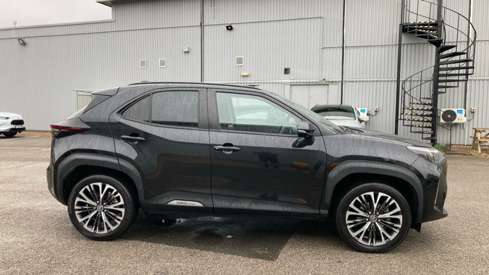 Toyota Yaris Cross 1.5 Hybrid Excel 5dr CVT Hybrid Estate - Image 23