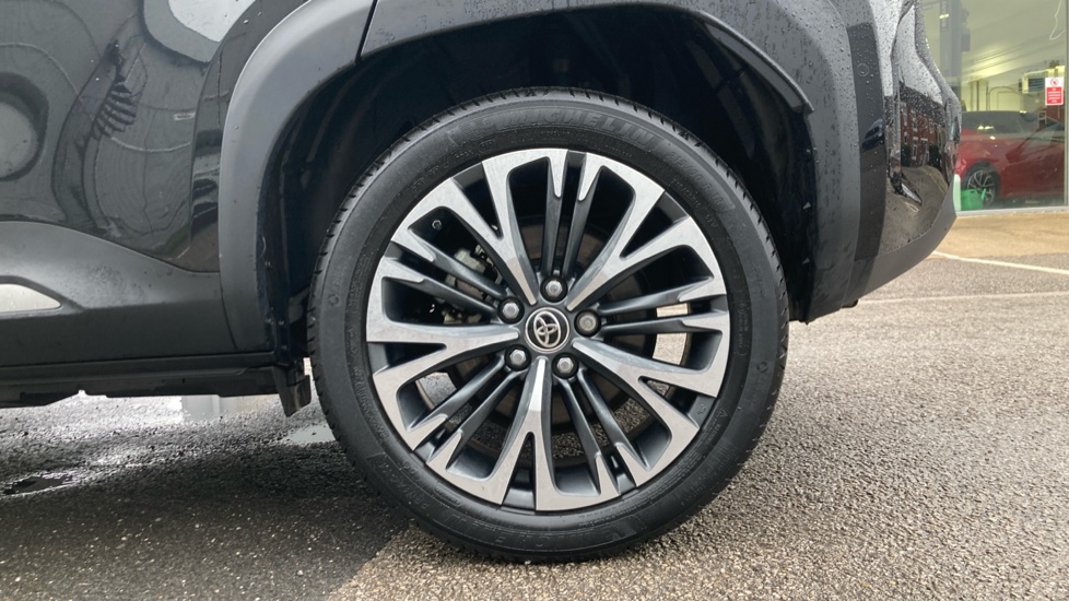 Toyota Yaris Cross 1.5 Hybrid Excel 5dr CVT Hybrid Estate - Image 25