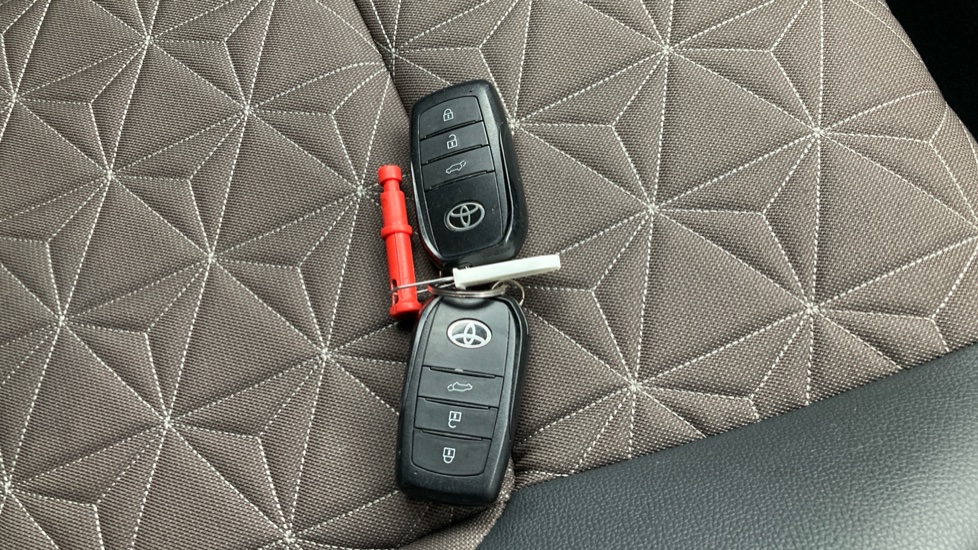 Toyota Yaris Cross 1.5 Hybrid Excel 5dr CVT Hybrid Estate - Image 28