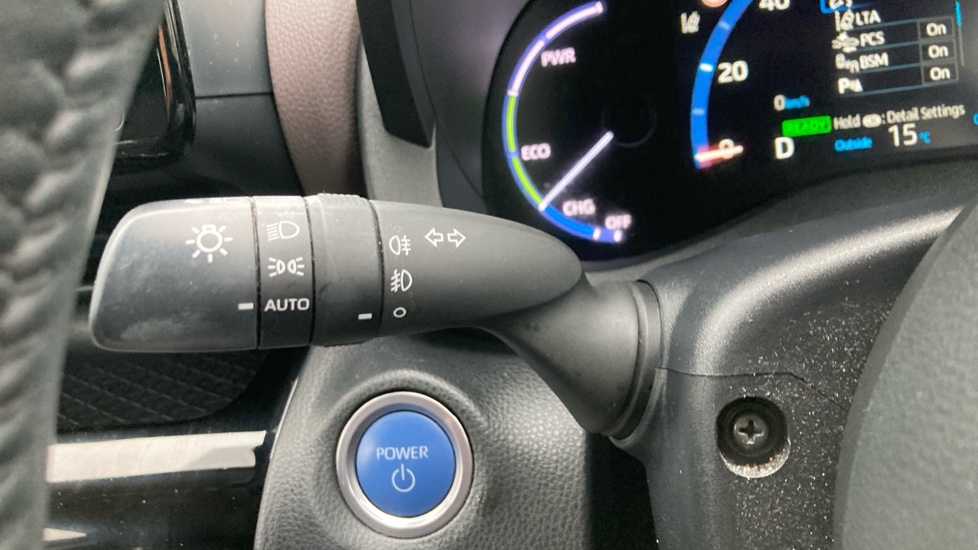 Toyota Yaris Cross 1.5 Hybrid Excel 5dr CVT Hybrid Estate - Image 31