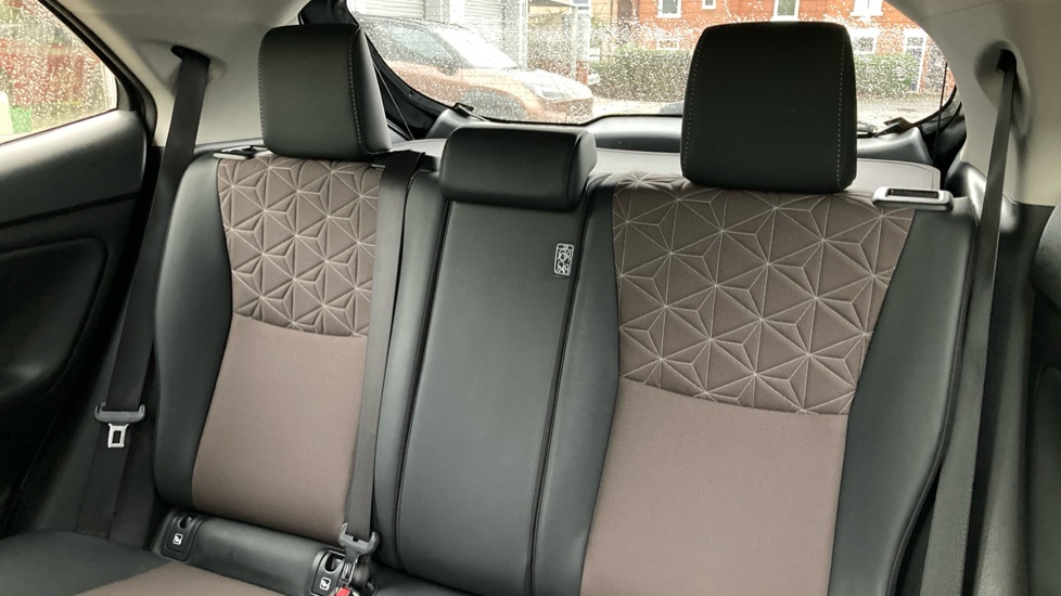 Toyota Yaris Cross 1.5 Hybrid Excel 5dr CVT Hybrid Estate - Image 40