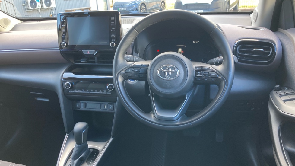 Toyota Yaris Cross 1.5 Hybrid Excel 5dr CVT Hybrid Estate - Image 6