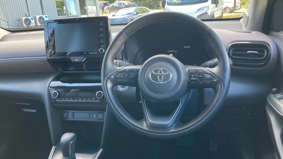 Toyota Yaris Cross 1.5 Hybrid Excel 5dr CVT Hybrid Estate - Image 7
