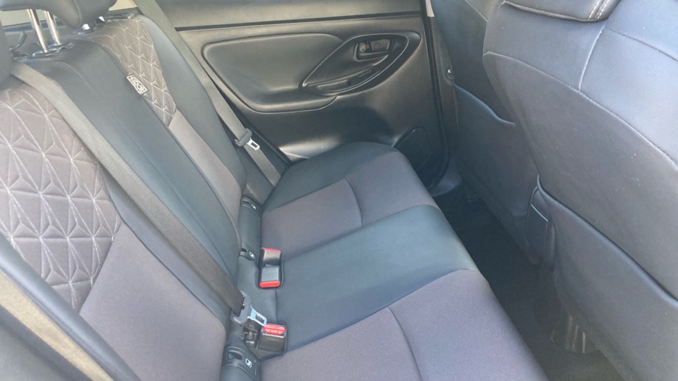 Toyota Yaris Cross 1.5 Hybrid Excel 5dr CVT Hybrid Estate - Image 8