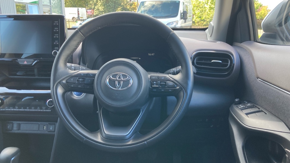Toyota Yaris Cross 1.5 Hybrid Excel 5dr CVT Hybrid Estate - Image 10