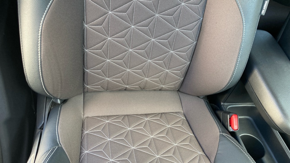 Toyota Yaris Cross 1.5 Hybrid Excel 5dr CVT Hybrid Estate - Image 14