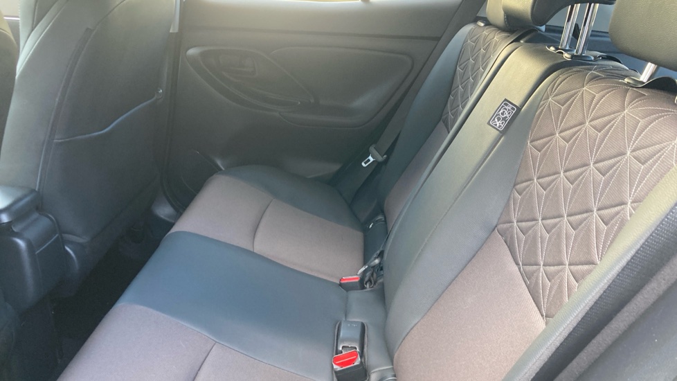 Toyota Yaris Cross 1.5 Hybrid Excel 5dr CVT Hybrid Estate - Image 15