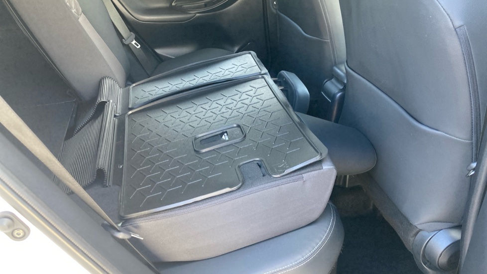 Toyota Yaris Cross 1.5 Hybrid Excel 5dr CVT Hybrid Estate - Image 18
