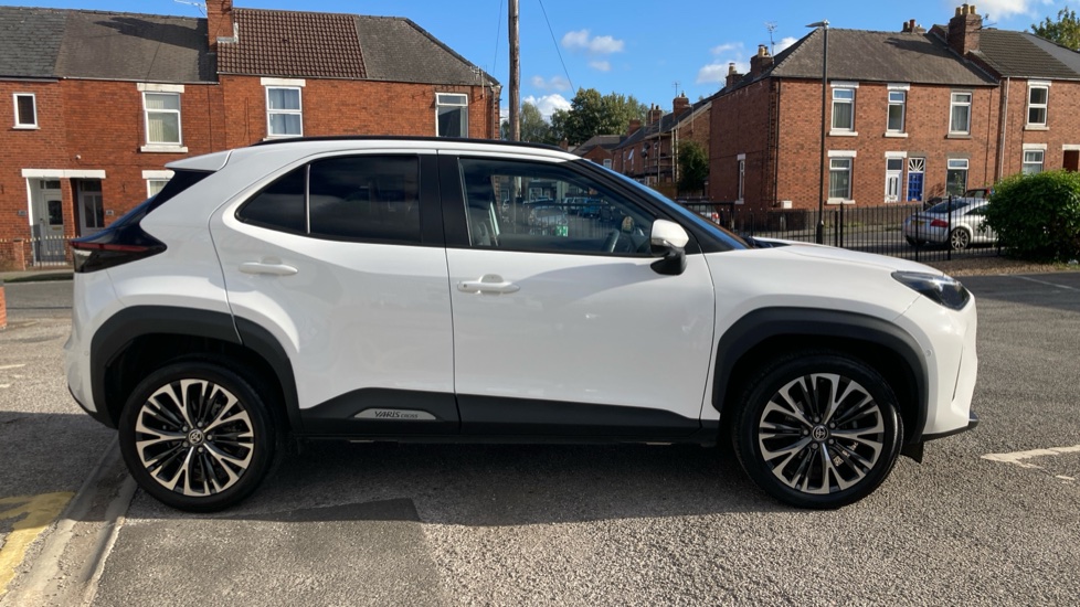 Toyota Yaris Cross 1.5 Hybrid Excel 5dr CVT Hybrid Estate - Image 23