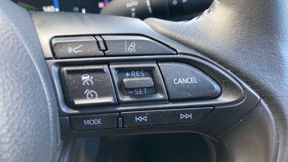 Toyota Yaris Cross 1.5 Hybrid Excel 5dr CVT Hybrid Estate - Image 30