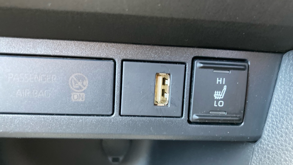 Toyota Yaris Cross 1.5 Hybrid Excel 5dr CVT Hybrid Estate - Image 35