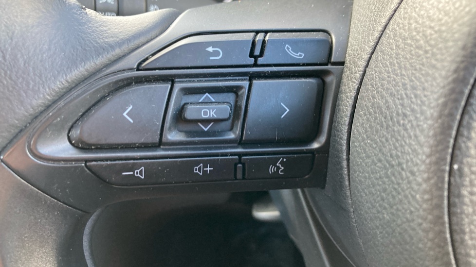 Toyota Yaris Cross 1.5 Hybrid Excel 5dr CVT Hybrid Estate - Image 38