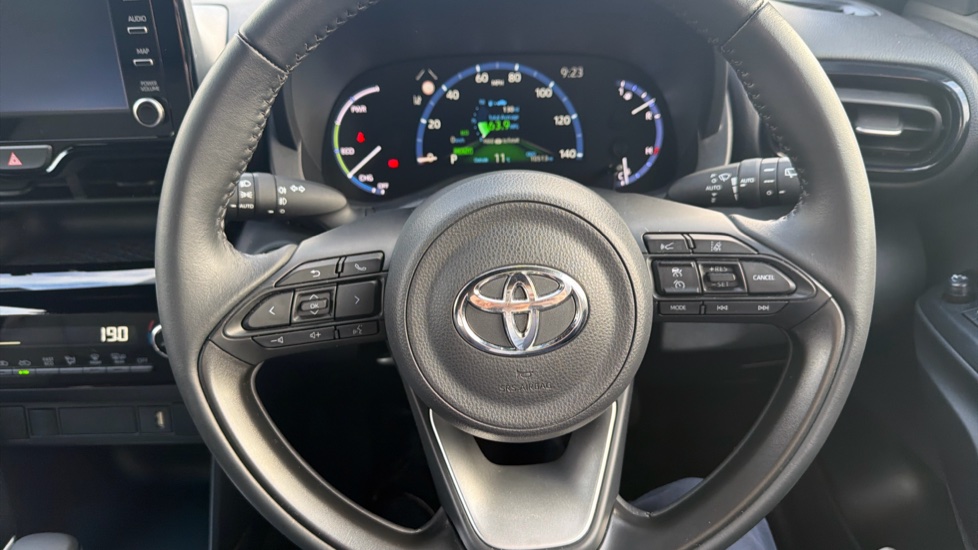 Toyota Yaris Cross 1.5 Hybrid Design 5dr CVT Hybrid Estate - Image 10