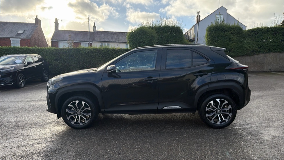 Toyota Yaris Cross 1.5 Hybrid Design 5dr CVT Hybrid Estate - Image 24