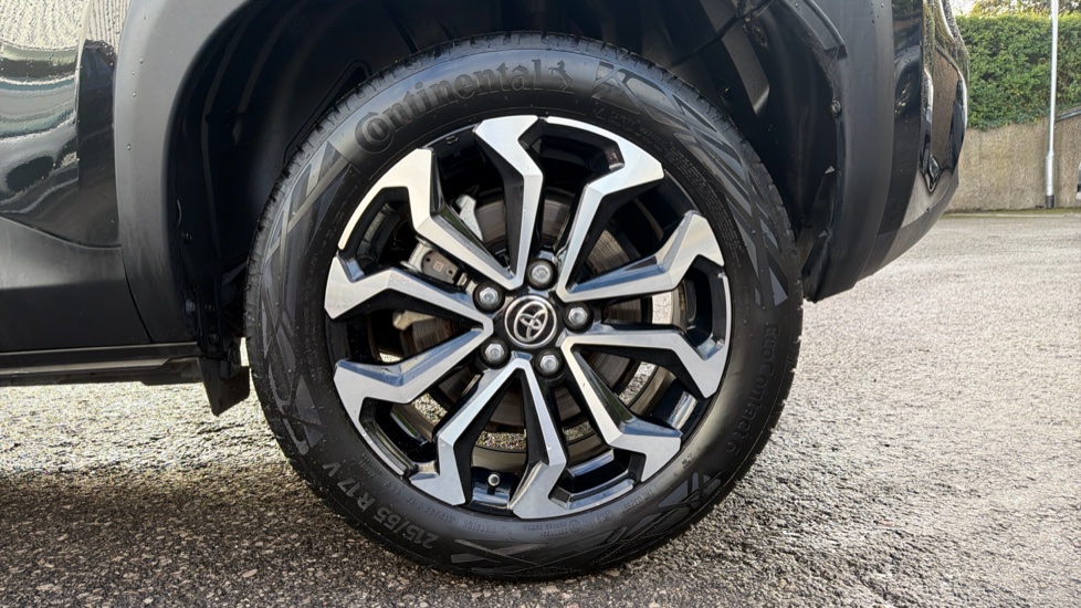 Toyota Yaris Cross 1.5 Hybrid Design 5dr CVT Hybrid Estate - Image 25