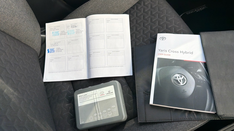 Toyota Yaris Cross 1.5 Hybrid Design 5dr CVT Hybrid Estate - Image 27