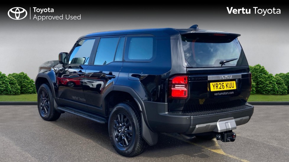 Toyota Land Cruiser Diesel 2.8D 48V 205 Commercial Auto - Image 4