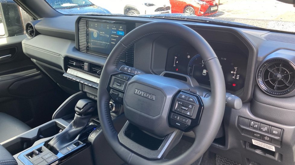 Toyota Land Cruiser Diesel 2.8D 48V 205 Commercial Auto - Image 8
