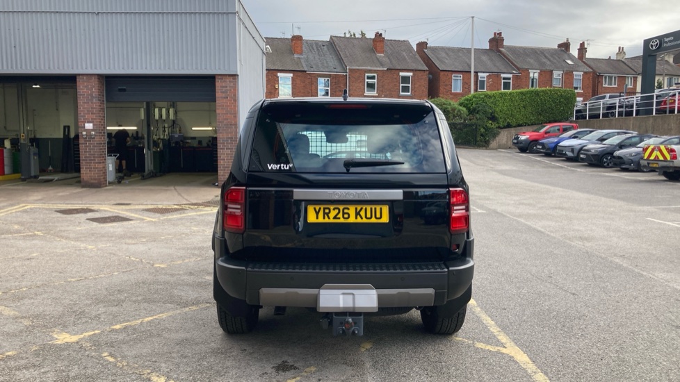 Toyota Land Cruiser Diesel 2.8D 48V 205 Commercial Auto - Image 26