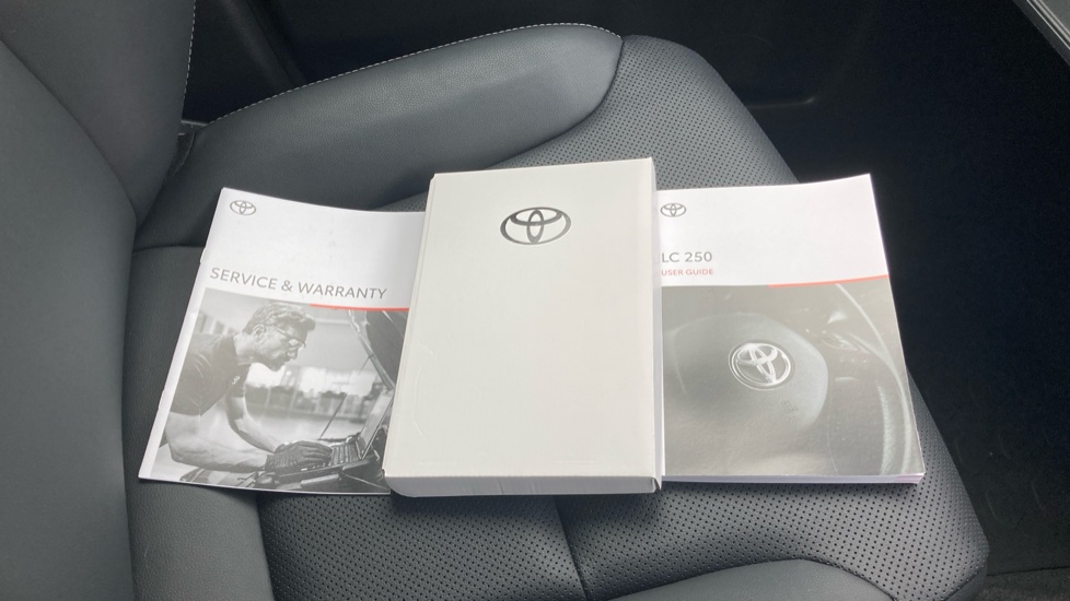 Toyota Land Cruiser Diesel 2.8D 48V 205 Commercial Auto - Image 27