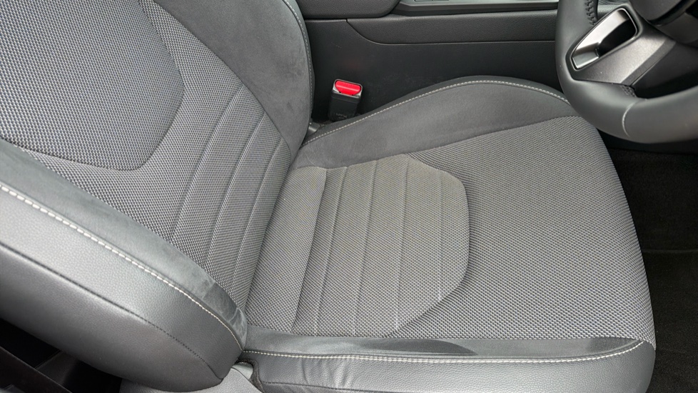 Toyota C-HR 1.8 Hybrid Excel 5dr CVT Hybrid Hatchback - Image 17