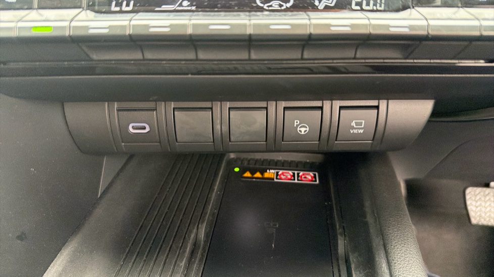 Toyota C-HR 1.8 Hybrid Excel 5dr CVT Hybrid Hatchback - Image 36