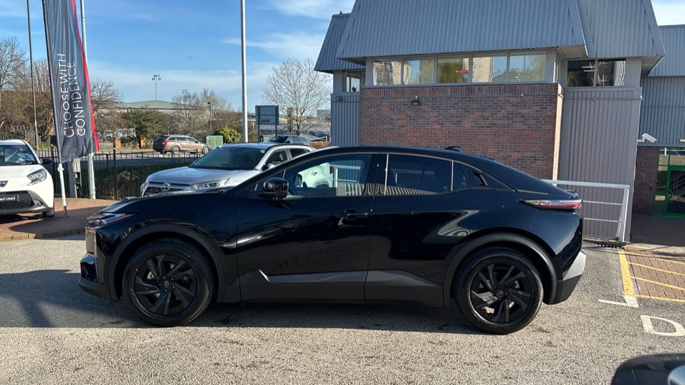 Toyota C-HR+ 165kW Design 77kWh 5dr Auto Electric Hatchback - Image 17