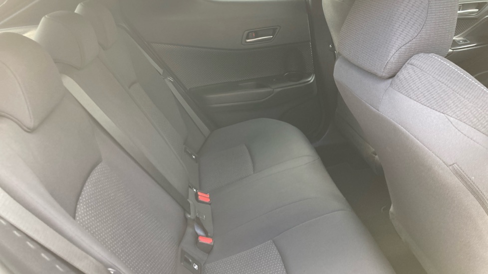 Toyota C-HR 1.8 Hybrid Design 5dr CVT Hybrid Hatchback - Image 8