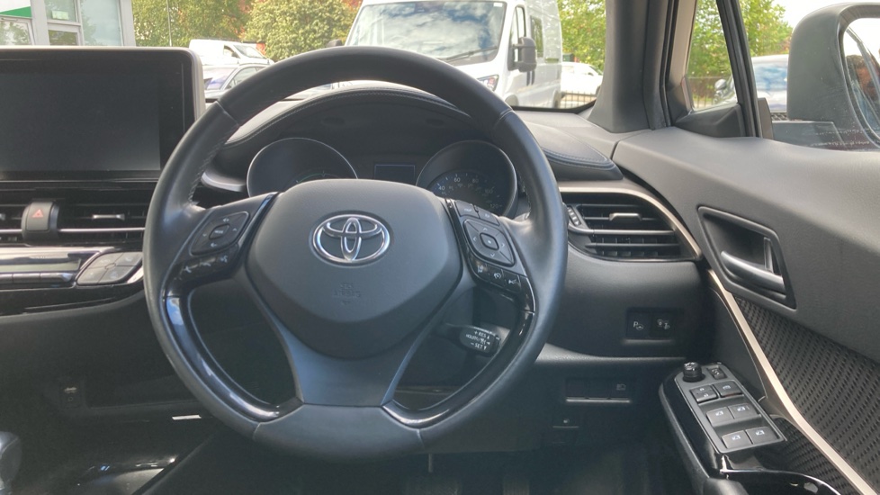 Toyota C-HR 1.8 Hybrid Design 5dr CVT Hybrid Hatchback - Image 10