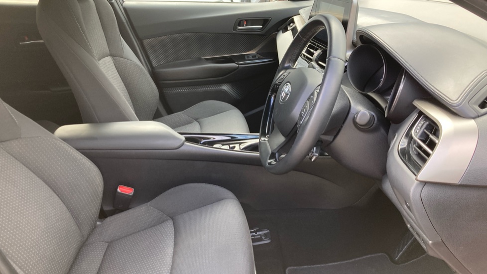 Toyota C-HR 1.8 Hybrid Design 5dr CVT Hybrid Hatchback - Image 12