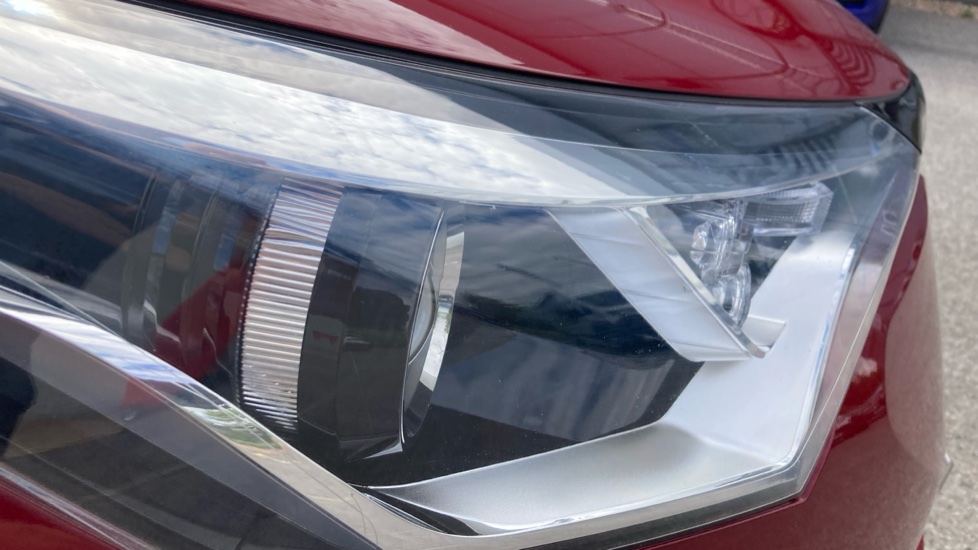Toyota C-HR 1.8 Hybrid Design 5dr CVT Hybrid Hatchback - Image 20