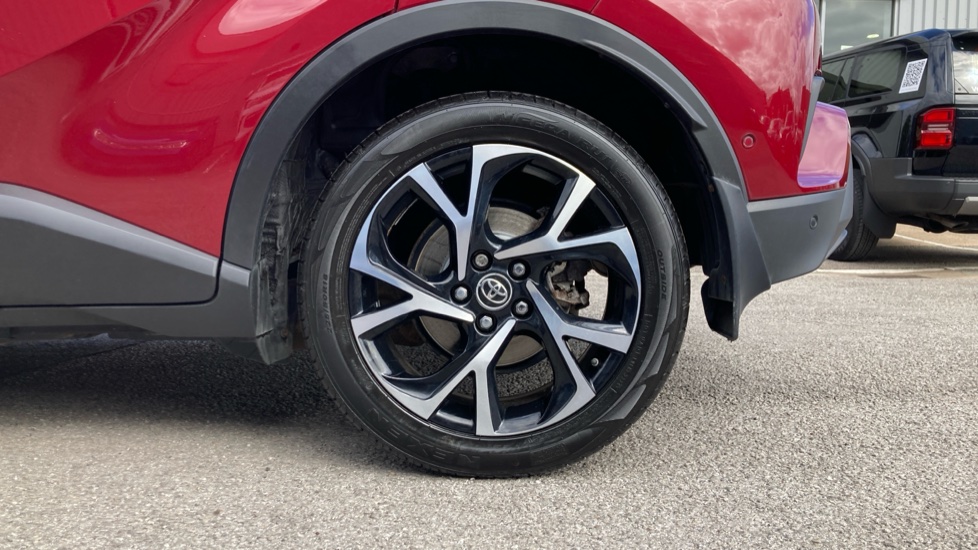 Toyota C-HR 1.8 Hybrid Design 5dr CVT Hybrid Hatchback - Image 25