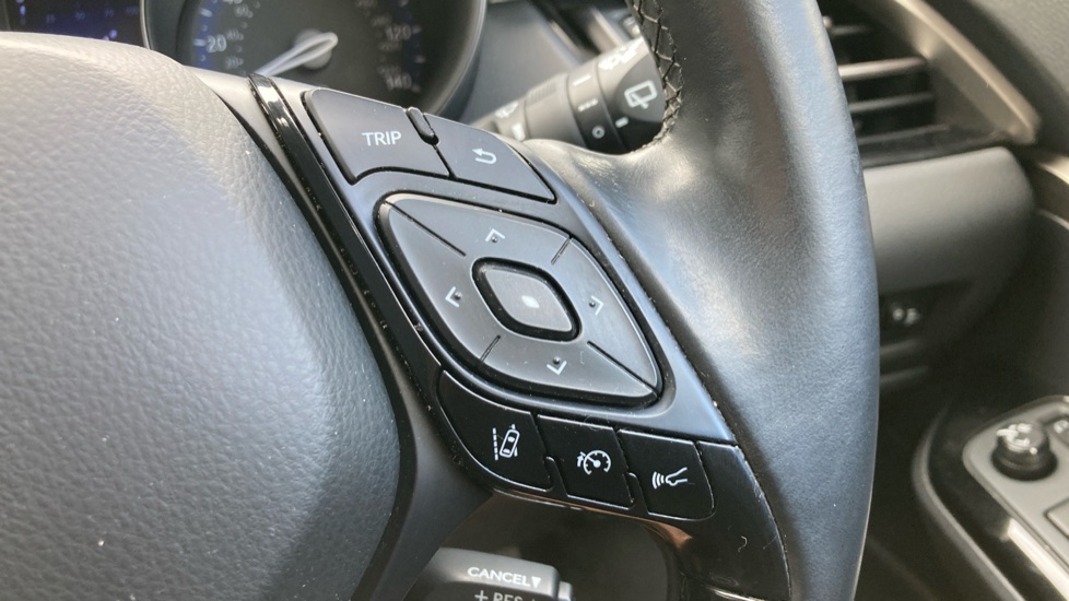 Toyota C-HR 1.8 Hybrid Design 5dr CVT Hybrid Hatchback - Image 30