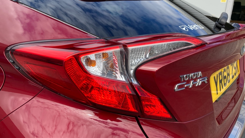 Toyota C-HR 1.8 Hybrid Design 5dr CVT Hybrid Hatchback - Image 43