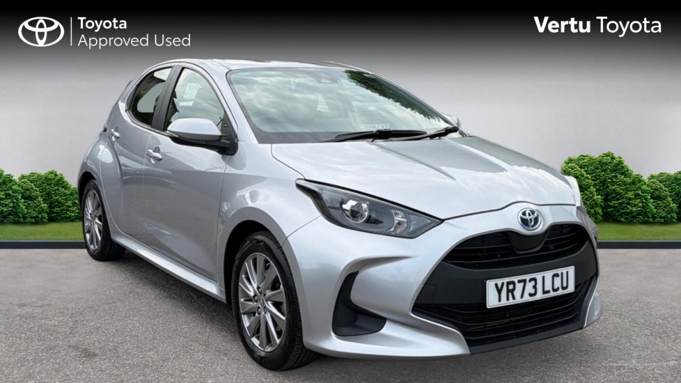 Toyota Yaris 1.5 Hybrid Icon 5dr CVT Hybrid Hatchback - Image 1