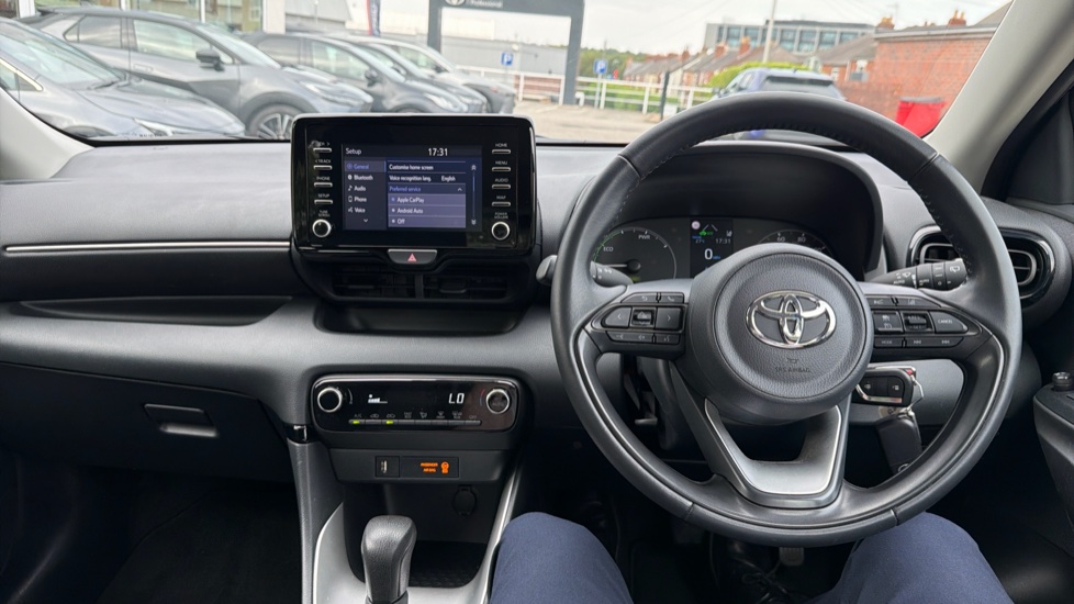 Toyota Yaris 1.5 Hybrid Icon 5dr CVT Hybrid Hatchback - Image 6
