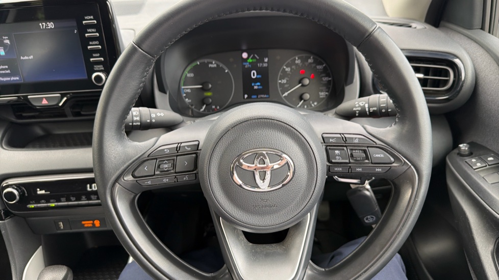 Toyota Yaris 1.5 Hybrid Icon 5dr CVT Hybrid Hatchback - Image 7