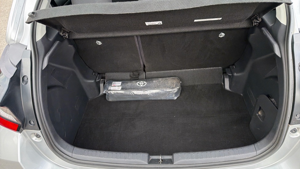 Toyota Yaris 1.5 Hybrid Icon 5dr CVT Hybrid Hatchback - Image 13