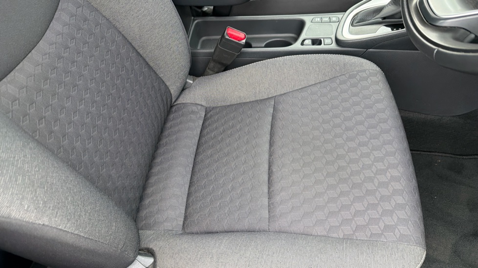 Toyota Yaris 1.5 Hybrid Icon 5dr CVT Hybrid Hatchback - Image 17
