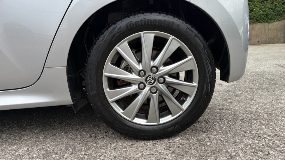 Toyota Yaris 1.5 Hybrid Icon 5dr CVT Hybrid Hatchback - Image 25