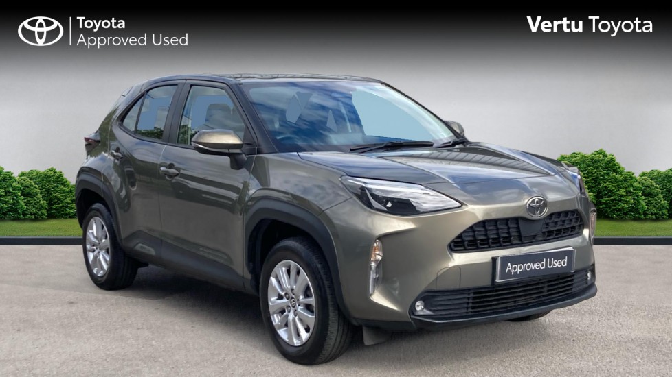 Toyota Yaris Cross 1.5 Hybrid Icon 5dr CVT Hybrid Estate - Image 1