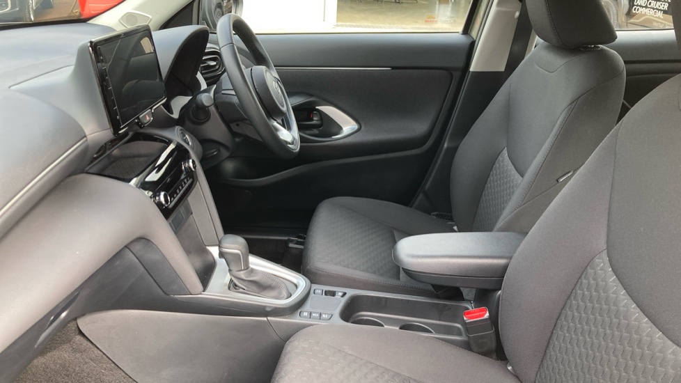 Toyota Yaris Cross 1.5 Hybrid Icon 5dr CVT Hybrid Estate - Image 5