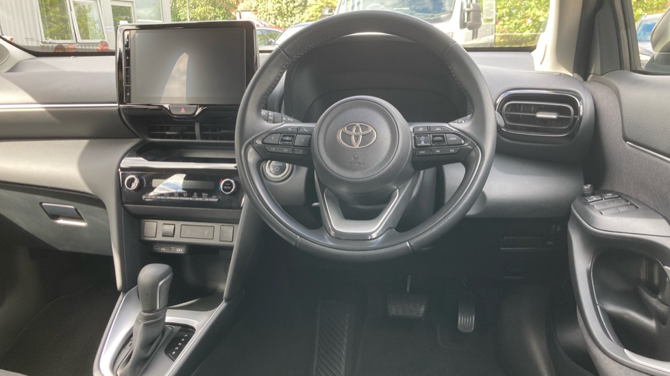Toyota Yaris Cross 1.5 Hybrid Icon 5dr CVT Hybrid Estate - Image 6